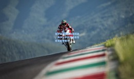 意甲赛场再现歧视风波，佛罗伦萨因球迷辱骂尤文前锋遭罚