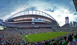 雪橇世界杯激战正酣，德国名将刷新赛道纪录夺冠