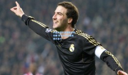 中国冰壶队世锦赛表现亮眼 新生代选手展现强大潜力